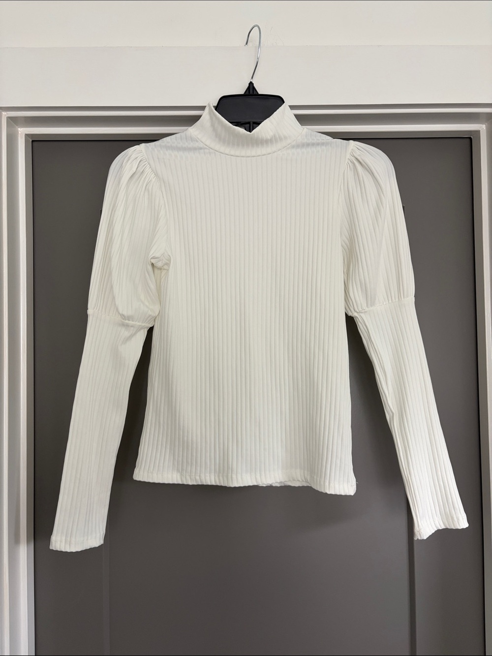 Women’s White Ribbed Mock Neck Long Sleeve Top with Puffed Shoulders